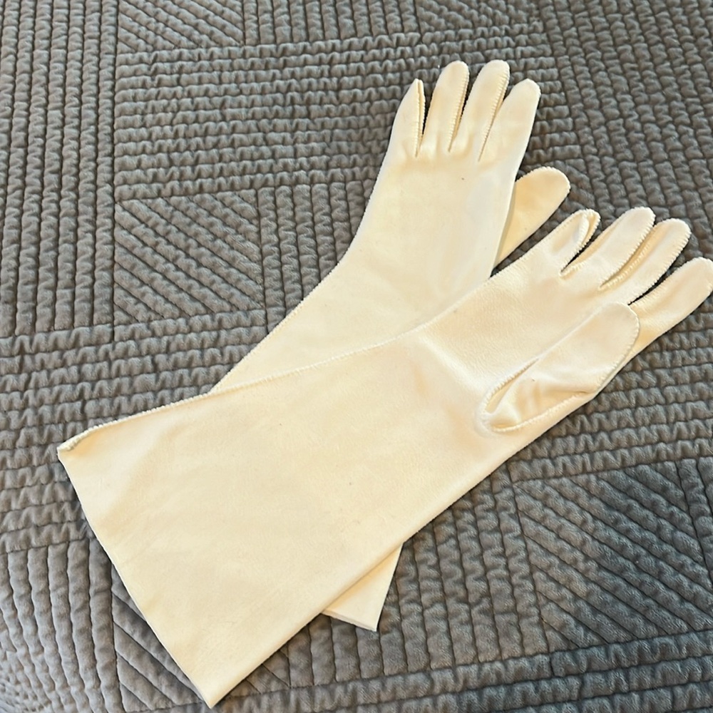 Vintage long cotton gloves
